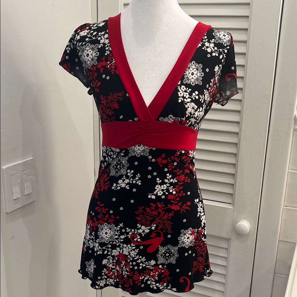 Red & Black Floral V-Neck Empire Waist Blouse Top